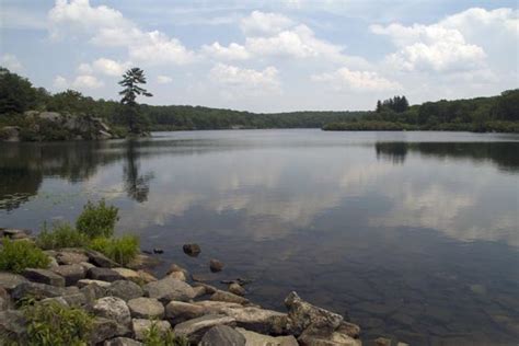 Pine Meadow Lake Loop and Conklin Cemetary in Spring | njHiking.com