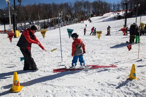 Appalachian Ski Mountain Introduces Kids to Snowboarding - Ski Southeast