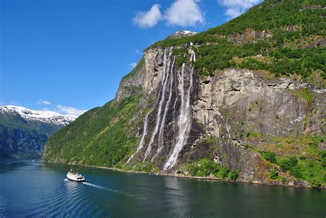 Geirangerfjord, One of The Prettiest Sights in Norway - Traveldigg.com