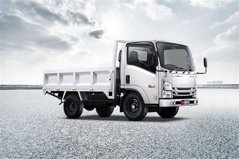 Isuzu ELF (N Series) 4 Wheel 2024 Images - Check Interior & Exterior ...