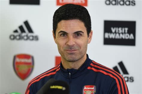 Arsenal boss Mikel Arteta leaves press conference in stitches after ...