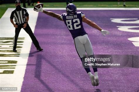 Kyle Rudolph Vikings Photos and Premium High Res Pictures - Getty Images