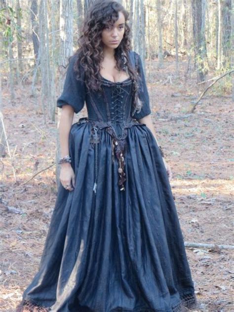 salem costume | Tumblr