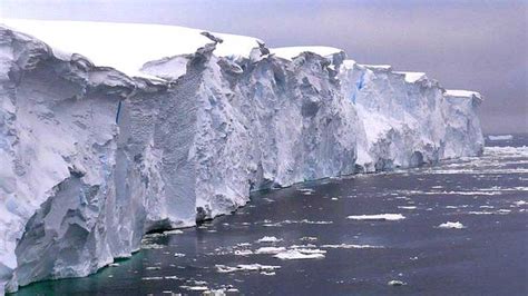 Antarctica’s Thwaites Glacier ice shelf could collapse within 5 years - Prensa Latina