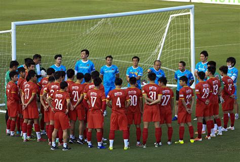 25 players of Vietnam's national football team named for final Asian qualifiers opening match ...