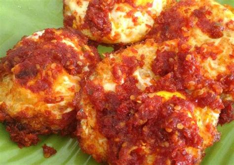 Resep Telur mata sapi sambal pedas oleh Indriani Yulia Friska - Cookpad