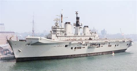 Falklands War carrier HMS Illustrious headed for scrapping in Turkey ...