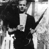 Scientist: Infamous Oswald rifle photo is real