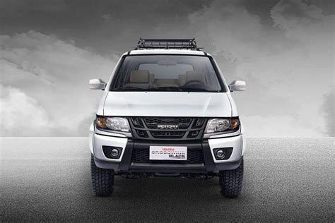 Isuzu Crosswind Interior & Exterior Images, Colors & Video Gallery ...