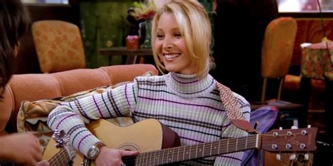 Lisa Kudrow & Lady Gaga Sing 'Smelly Cat' Together In Friends Reunion