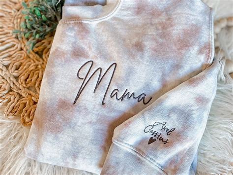 The Best Personalized Gifts For Mom She’s Sure To Adore | Etsy