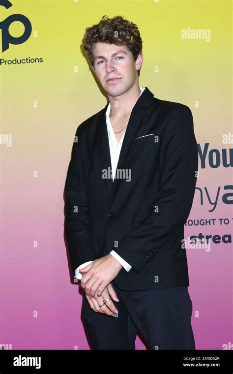 LOS ANGELES - DEC 4: Ben Azelart at the 2022 Streamy Awards at Beverly Hilton Hotel on December ...