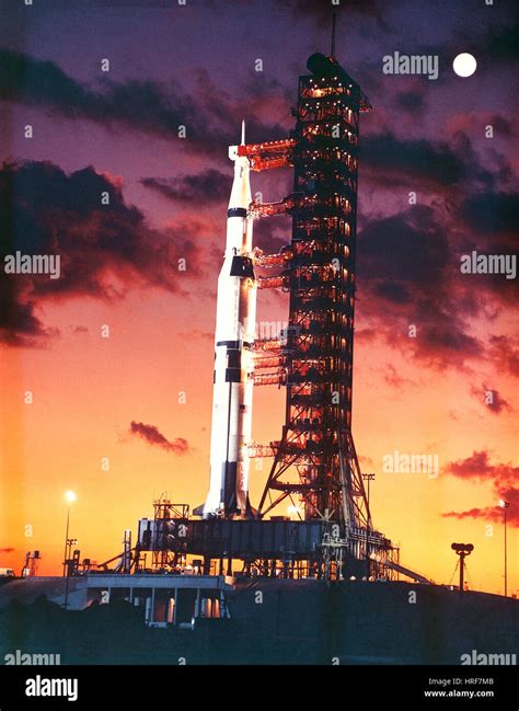 Apollo 4 saturn v launch hi-res stock photography and images - Alamy