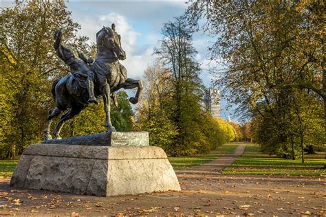 Princess Diana Memorial walk - London Parks walks - London walks