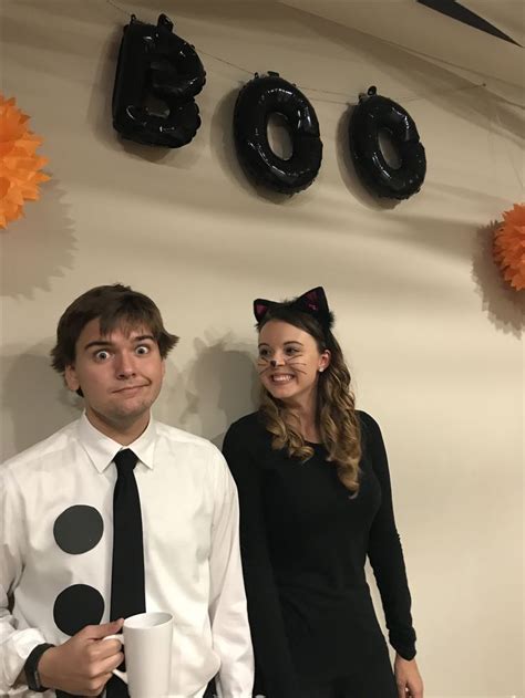 3 hole punch Jim and kitty Pam from The Office | Couples costumes ...