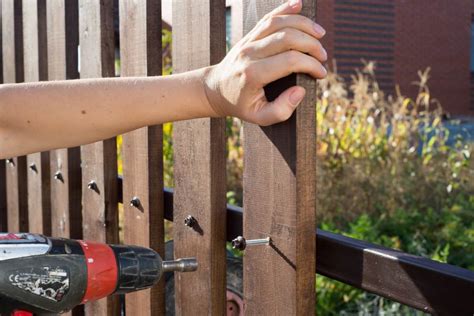 Deciding to Repair or Replace Your Fence | Myers Fencing