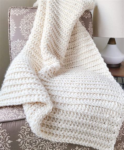 How to Crochet a Blanket - Tendig