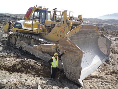 Stockton Mine West Coast. the largest bulldozer in the world. South ...