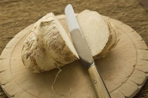 Jicama Nutrition Facts: Calories, Carbs, and Benefits