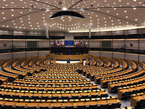 Exploring European Parliament - Exploring European Business