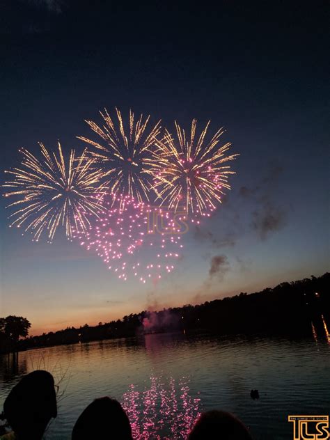 VIDEOS & PHOTOS: The fireworks show in Lakewood - The Lakewood Scoop