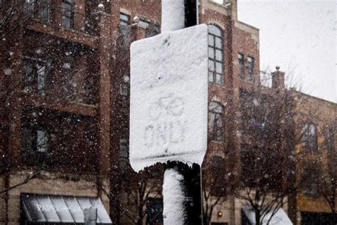 Chicago's Late-April Snowfall Set To Break Records