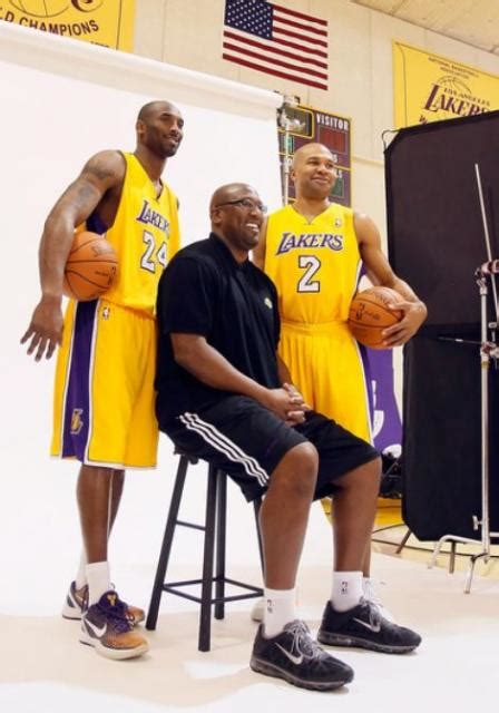 Lakers group photo with Kobe Bryant, Mike Brown and Derek Fisher at ...