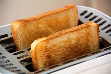 Toaster vs Toaster Oven: What’s the Difference? Your Questions Answered - The Kitchen Community