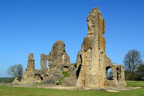 Best Castles in Dorset - Historic European Castles