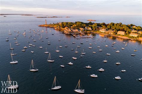 Golden Masts in Marblehead Harbor https://wednesdaysinmhd.com/2017/07/21/golden-masts-in ...