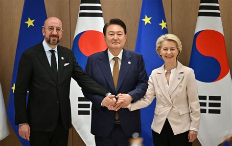 South Korea, EU agree to increase pressure on Russia, condemn North Korean missile tests | Flipboard