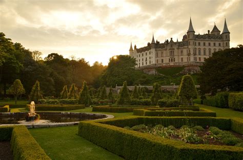 Dunrobin Castle and Gardens, Sutherland © Andrew Tryon :: Geograph ...