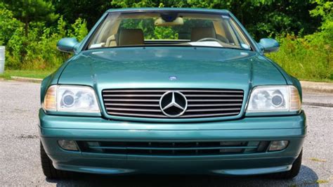 Hot Take: A 1990s Mercedes-Benz SL is Still the Most Baller Car Money Can Buy - Autotrader