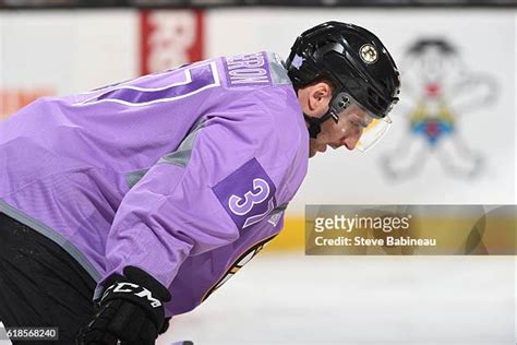 Boston Bruins Fights Photos and Premium High Res Pictures - Getty Images