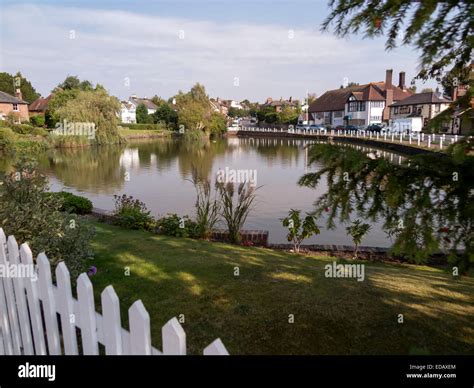 Lindfield village pond in West Sussex Stock Photo - Alamy