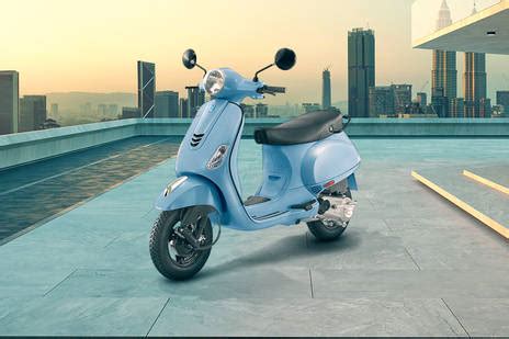 Vespa LX 125 Price, Specs, Mileage, Reviews, Images