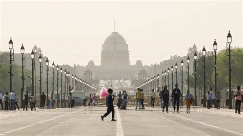 Rain forecast on Friday, max temperature in Delhi likely to drop ...