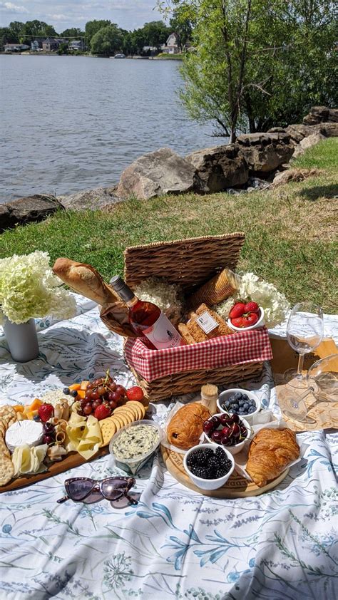 Charcuterie picnic by the lake | Picnic foods, Picnic food, Picnic date food