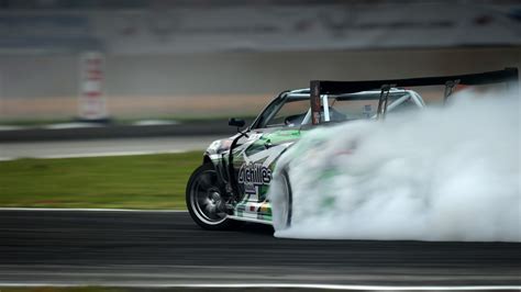 Smoke Drift HD Wallpaper - WallpaperFX