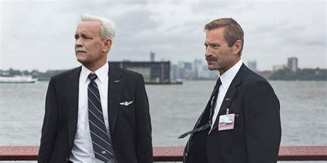 Movie Review: Sully (2016) - The Critical Movie Critics