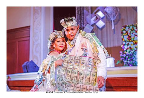 How To Do The Filipino Money Dance At Your Wedding – Sinta & Co. Money ...