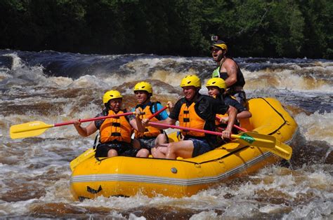 White Water Rafting - How's that for a family fun adventure? - Momcrieff