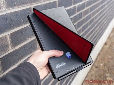 Lenovo Thinkpad X1 Fold Review: Fun to fold, frustrating to use