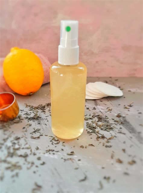 Easy DIY Green Tea Toner Recipe - greenbeautymama.com