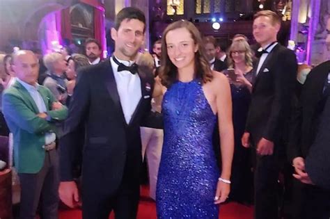 Iga Swiatek congratulates Novak Djokovic