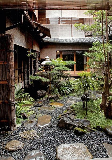 42 Peaceful And Calmness Japanese Courtyard Decor ideas | HomeMydesign