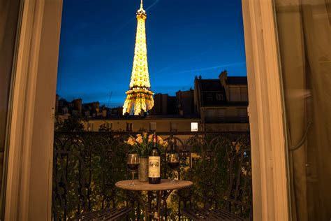 1 Bedroom Paris Accommodation with Romantic Eiffel Tower View - Paris ...
