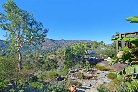 Topanga Canyon retreat surrounded by oak trees lists for $2.3M - Curbed LA