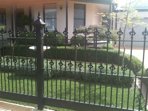 Types Of Metal Fencing - Councilnet