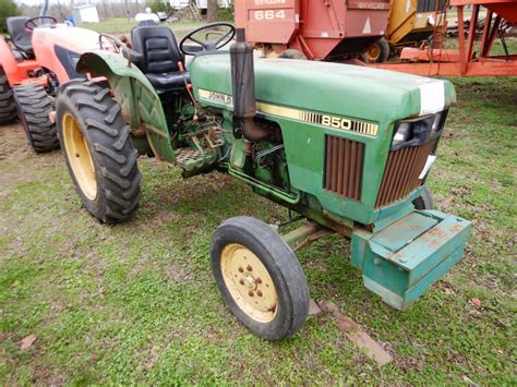 JOHN DEERE 850 FARM TRACTOR; VIN/SN:19580 --3,326 HOURS - J.M. Wood Auction Company, Inc.